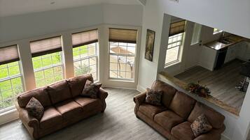 House | 6 bedrooms