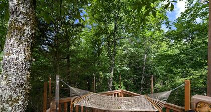 Peaceful Forest Dome Retreat with Hot Tub & Private Deck in Broken Bow, Oklahoma