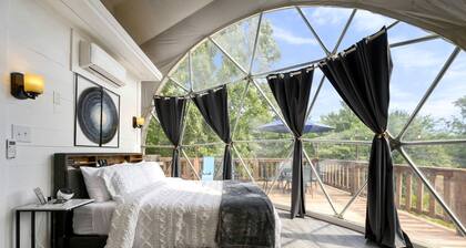 Peaceful Forest Dome Retreat with Hot Tub & Private Deck in Broken Bow, Oklahoma