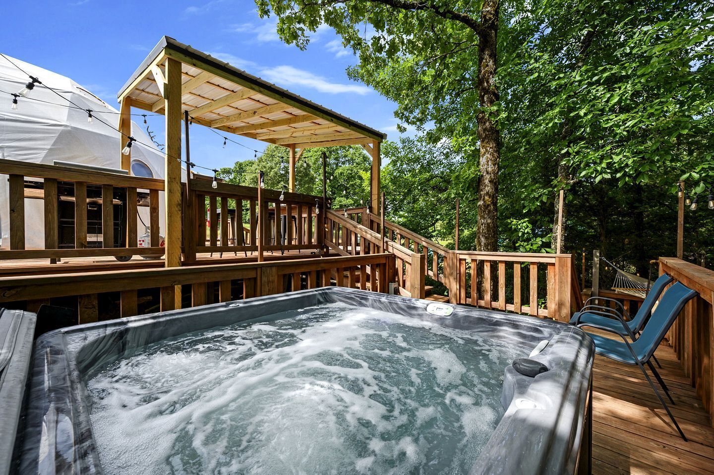 Outdoor spa tub