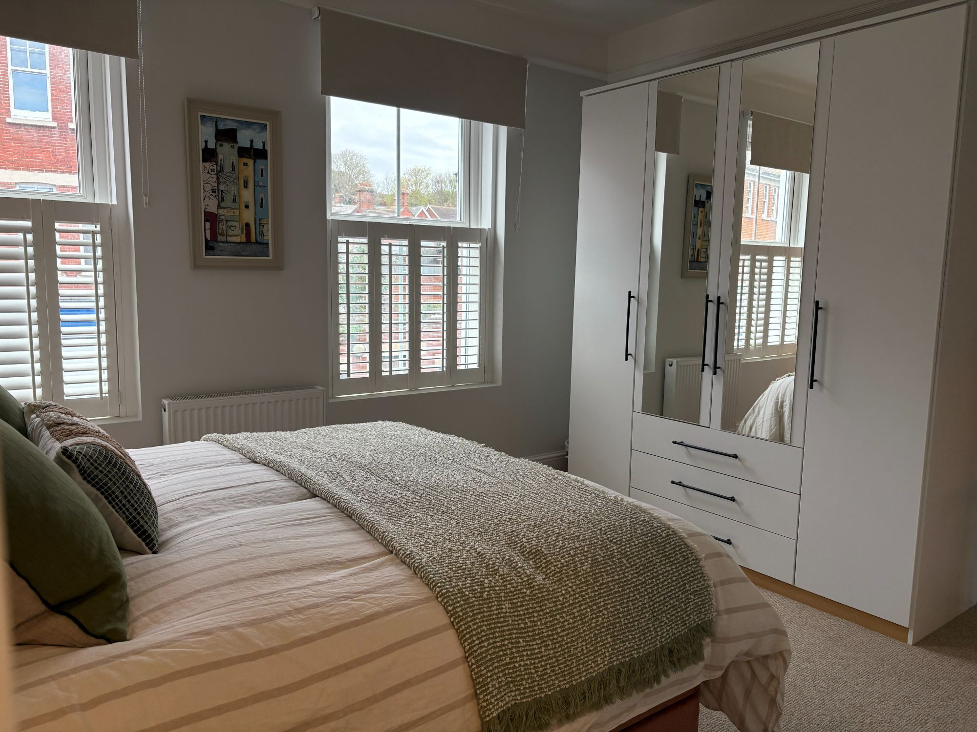 2 bedrooms, iron/ironing board, travel cot, free WiFi