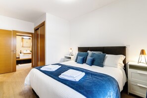 Bügeleisen/Bügelbrett, kostenloses WLAN, Bettwäsche