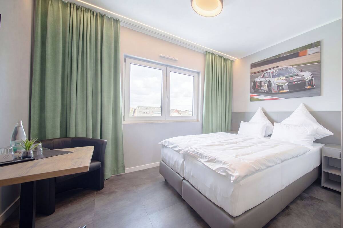 Habitación Confort con 1 cama matrimonial o 2 individuales, regadera para personas con discapacidad