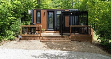 Luxury Tiny Home with Spa Access near Tobermory
