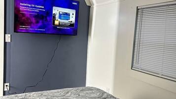 1 Schlafzimmer, Schreibtisch, WLAN, Bettwäsche