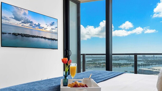1 bedroom, iron/ironing board, WiFi, bed sheets - Elser One | Bright 1 BR Apartment in Miami (Miami)