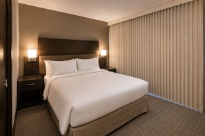 Classic Room, City View - Alder & Pine Hotel (Toronto)