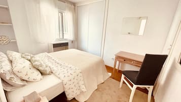 2 bedrooms, WiFi, bed sheets