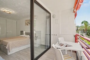 Iron/ironing board, WiFi, bed sheets - Vacation Studio 'Luxury  Costa Adeje' with Shared Pool, Balcony and Wi-Fi (Costa Adeje)