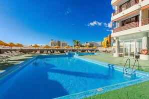 Pool - Vacation Studio 'Luxury  Costa Adeje' with Shared Pool, Balcony and Wi-Fi (Costa Adeje)