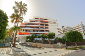 Exterior - Vacation Studio 'Luxury  Costa Adeje' with Shared Pool, Balcony and Wi-Fi (Costa Adeje)