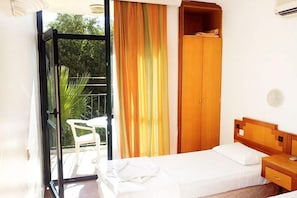 Classic-Studio, Balkon, Poolblick | WLAN