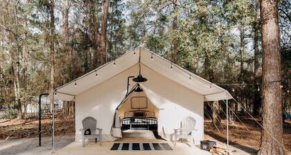 Luxury Glamping by Lake Blackshear: Cozy Safari Tent in Cordele, Georgia