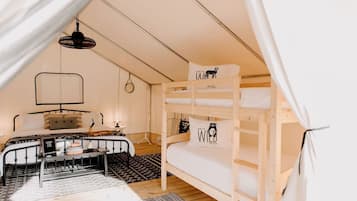 1 habitación y ropa de cama