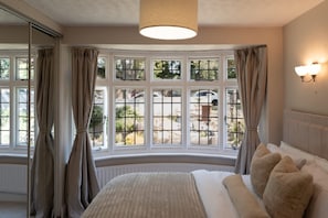 House - Perfect Booking Modern Home By High Street (Rochester)