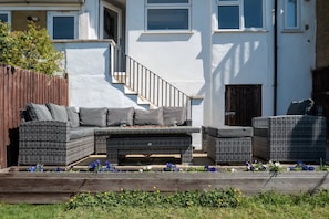 House - Perfect Booking Modern Home By High Street (Rochester)