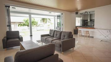 House | 3 bedrooms, high-speed internet