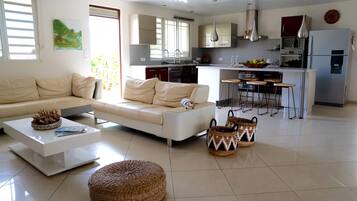 House | 3 bedrooms, Internet