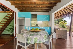 House - Tropical 2BR Bungalow With Private Pool (Taiarapu-Est)