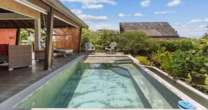 Charming Tropical Retreat With Private Pool