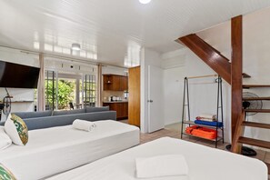 Room - Moorea Mahana House With Private Canal to Lagoon (Moorea-Maiao)