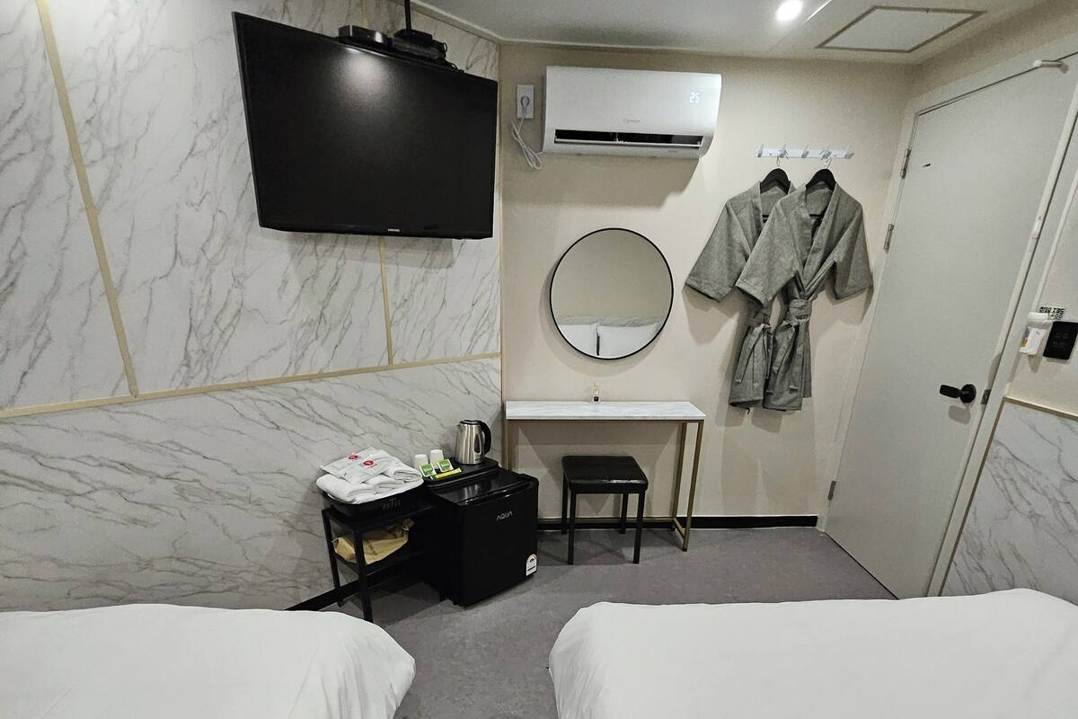 Twin Room, Non Smoking