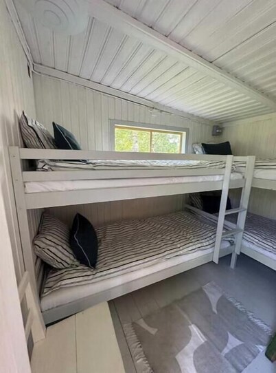Cozy summer cottage near the family-friendly Bärstabadet.