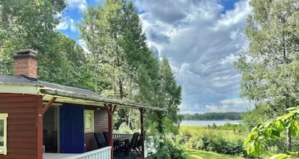 Cozy summer cottage near the family-friendly Bärstabadet.