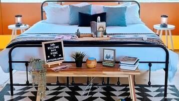 1 bedroom, bed sheets
