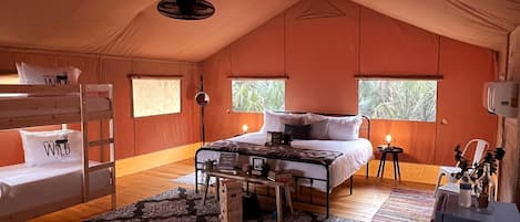 1 habitación y ropa de cama