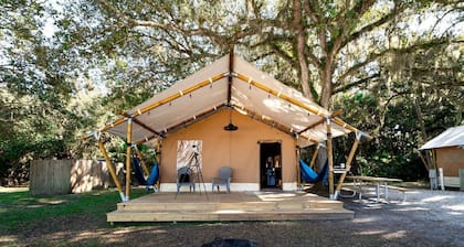 Deluxe Safari Tent with Hammocks & Fire Pit Retreat in Basinger, Florida