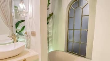 Family Room, Pool View | Bathroom | Combined shower/tub, hair dryer, slippers, towels