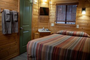 Room - Cabin #10 (Flagstaff)