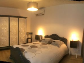Room - Detached house, farm, rural tranquility (Hirtzfelden)