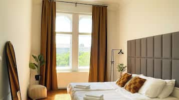 Habitación Deluxe, vistas a la ciudad | Tabla de planchar con plancha y wifi gratis