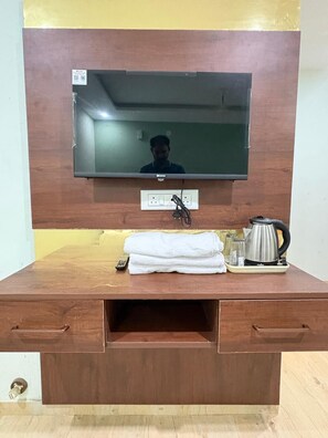 Standard Triple Room | Free WiFi