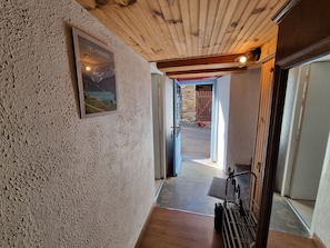 Interior - House in the heart of a small mountain village (Boutx)