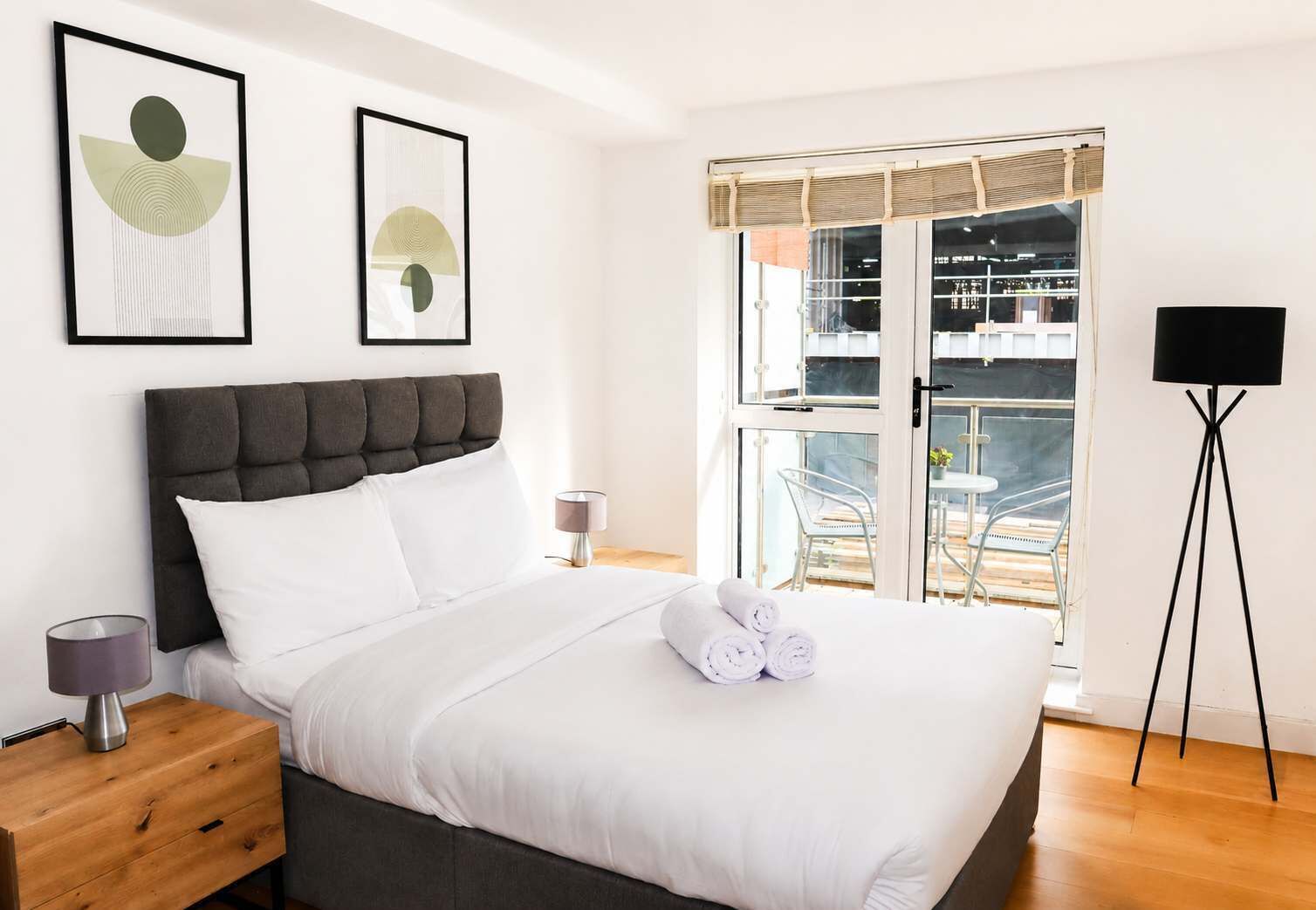 1 Schlafzimmer, Schreibtisch, Bügeleisen/Bügelbrett, Reisekinderbett