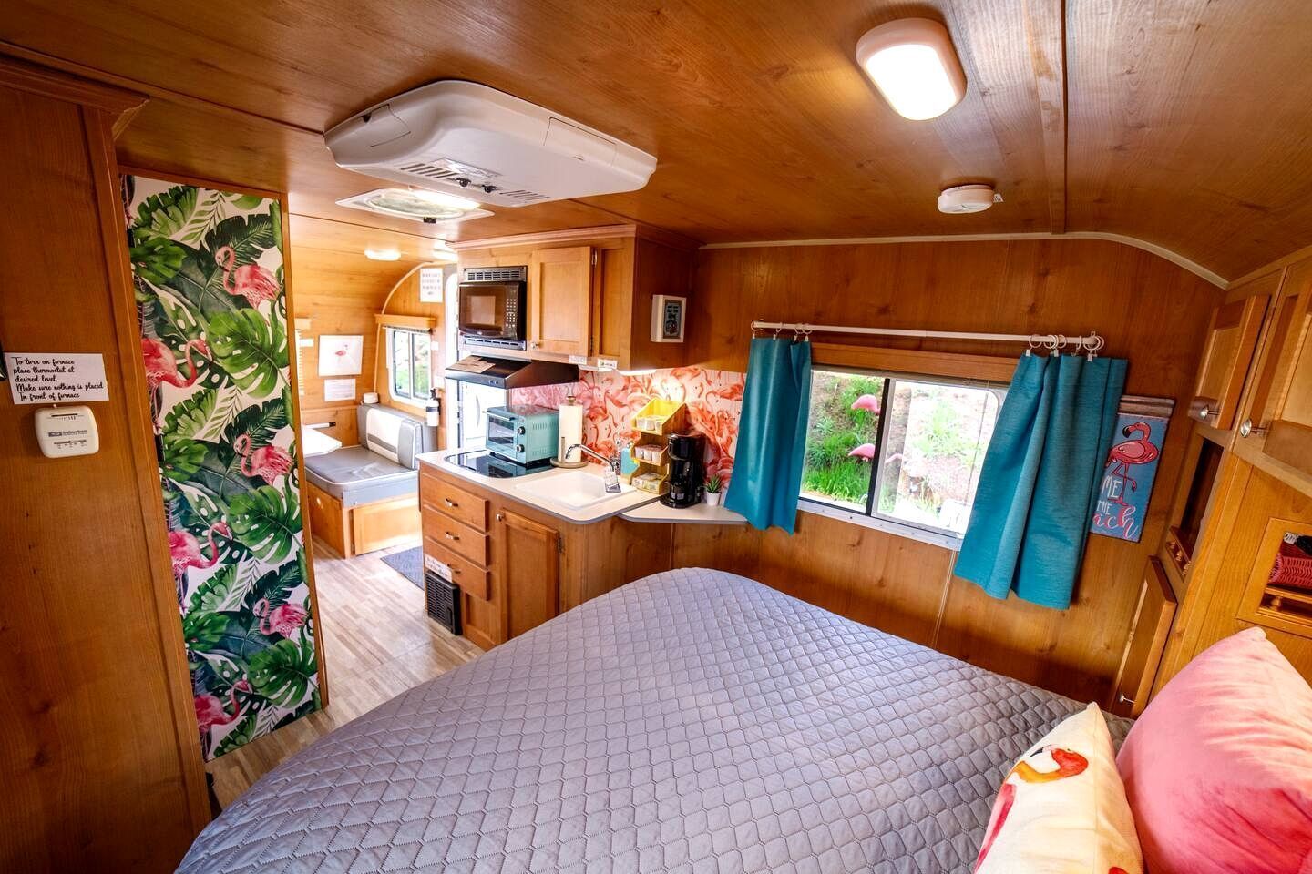 1 bedroom, desk, iron/ironing board, WiFi