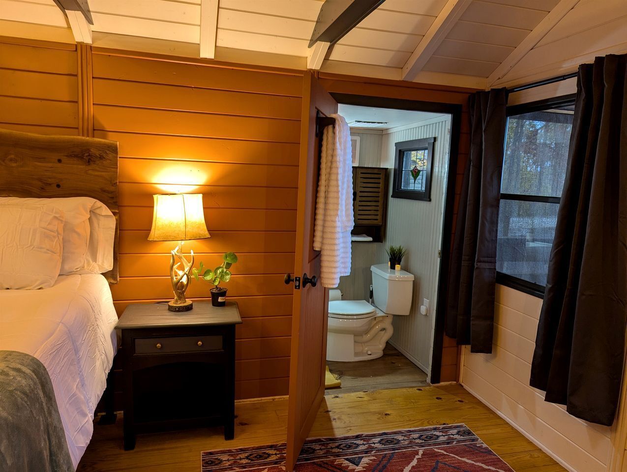 1 bedroom, travel crib, WiFi, bed sheets
