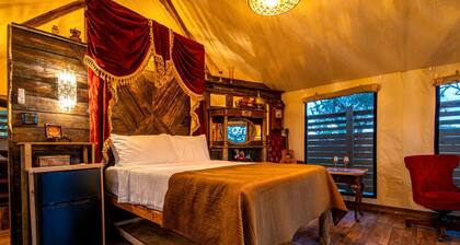 Unique Marshfront Treehouse Stay with Heated Soaking Tub & Adventure-Inspired Escape in Townsend, Georgia