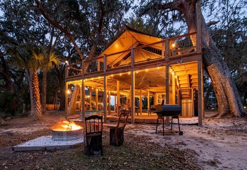 Unique Marshfront Treehouse Stay with Heated Soaking Tub & Adventure-Inspired Escape in Townsend, Georgia