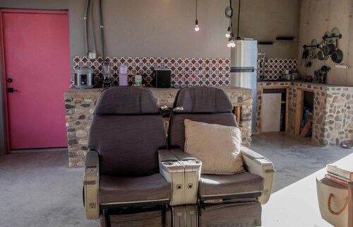 Cozy Desert Guesthouse with Fire Pit near Big Bend National Park in Brewster County, Texas