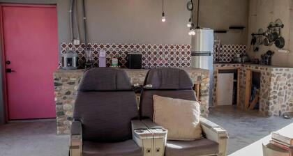 Cozy Desert Guesthouse with Fire Pit near Big Bend National Park in Brewster County, Texas