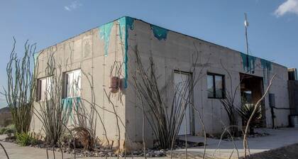 Cozy Desert Guesthouse with Fire Pit near Big Bend National Park in Brewster County, Texas