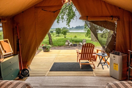 Charming Vineyard Glamping Tent with Wine Tastings near Lake Shetek in Currie, Minnesota