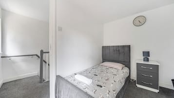 4 bedrooms, free WiFi, bed sheets