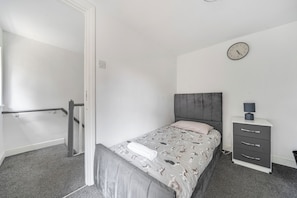 4 habitaciones, wifi gratis y ropa de cama
