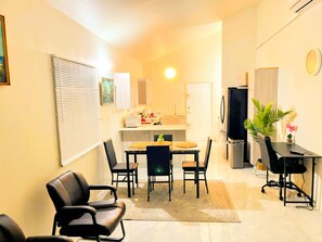 Dining - Discovery Bay Villa (Discovery Bay)
