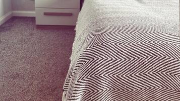 2 bedrooms, iron/ironing board, Internet, bed sheets